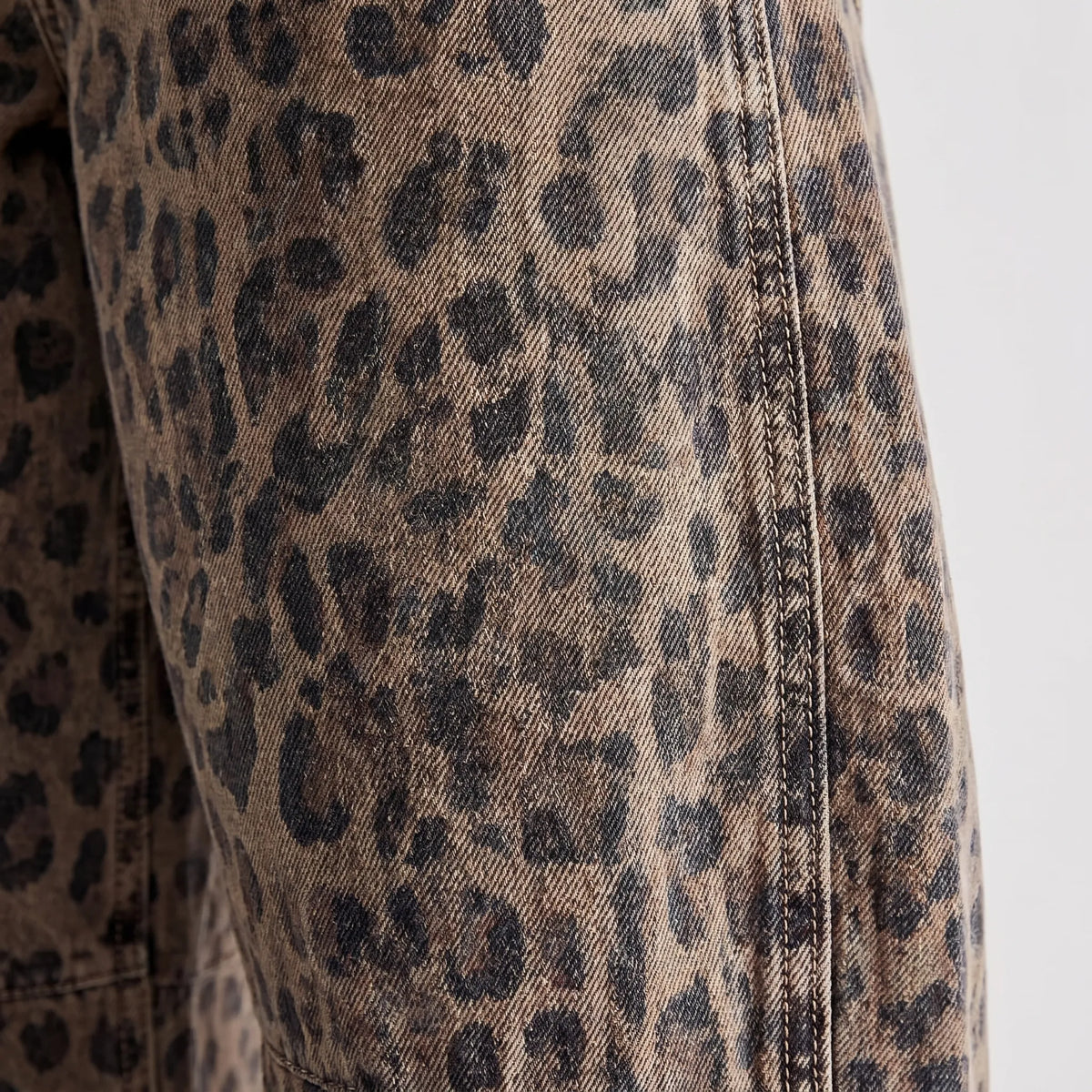 Luipaardprint barrel jeans