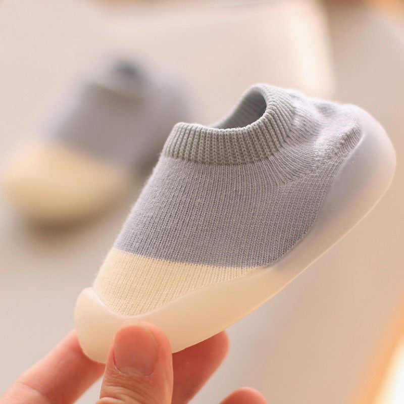 Zachte gebreide peuterschoenen - anti-slip slofjes