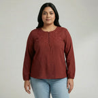 Loszittend geborduurd shirt met lange mouwen
