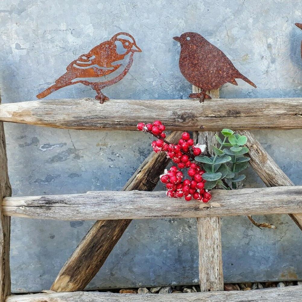 Metalen vogeldecoratie voor de tuin