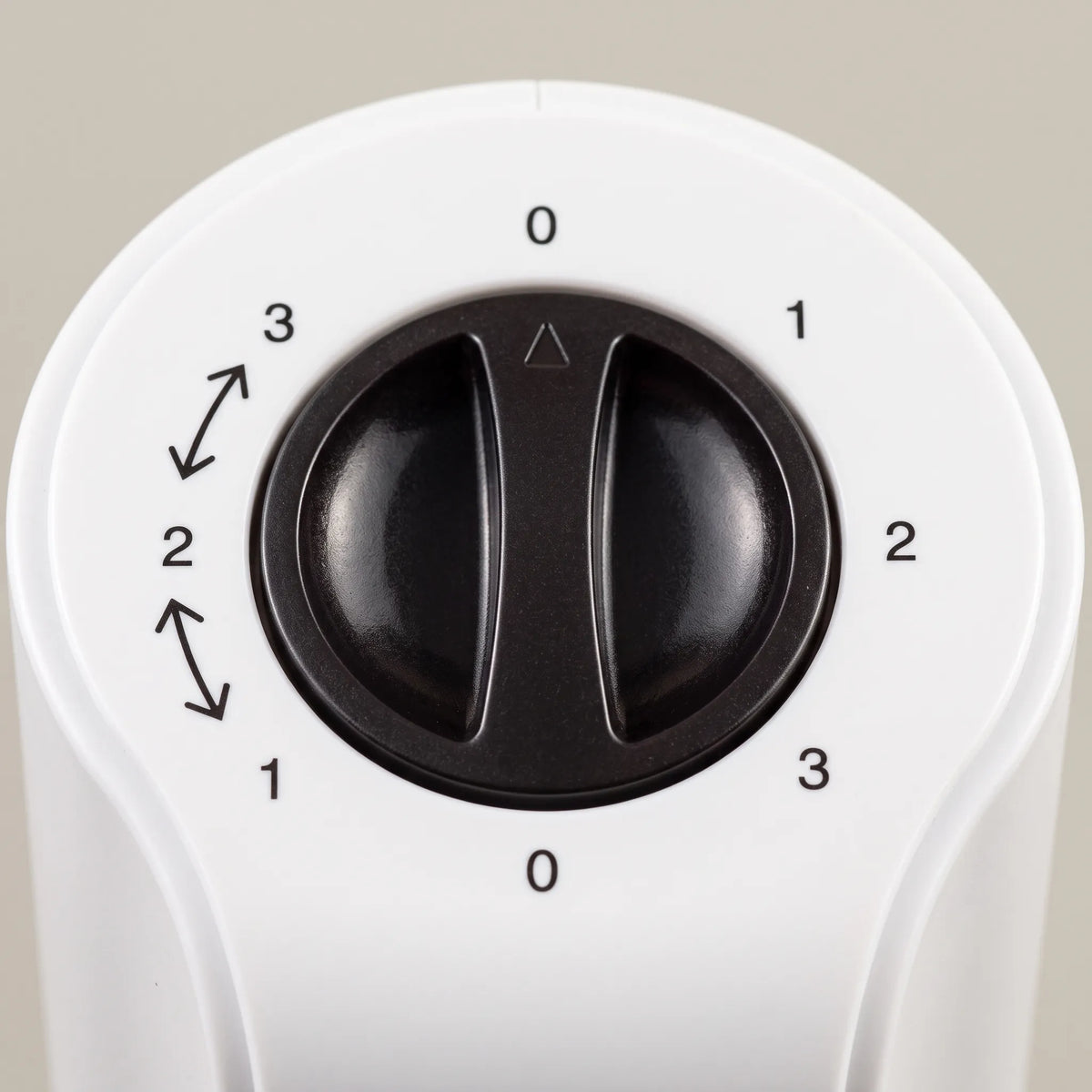 Minimalistische cilindrische oscillerende torenventilator — afbeelding 4