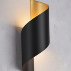 Spiraalvormige muurlamp
