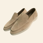 En comfortabele suède loafers