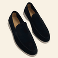 En comfortabele suède loafers
