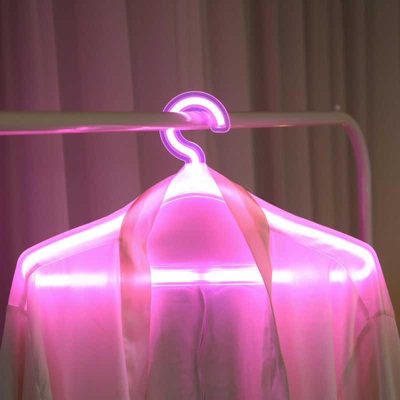 Hanglamp in neonstijl