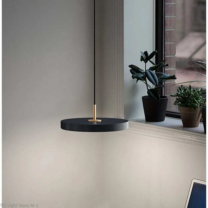 Scandinavische hanglamp met minimalistisch design