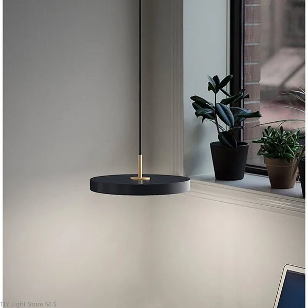 Scandinavische hanglamp met minimalistisch design
