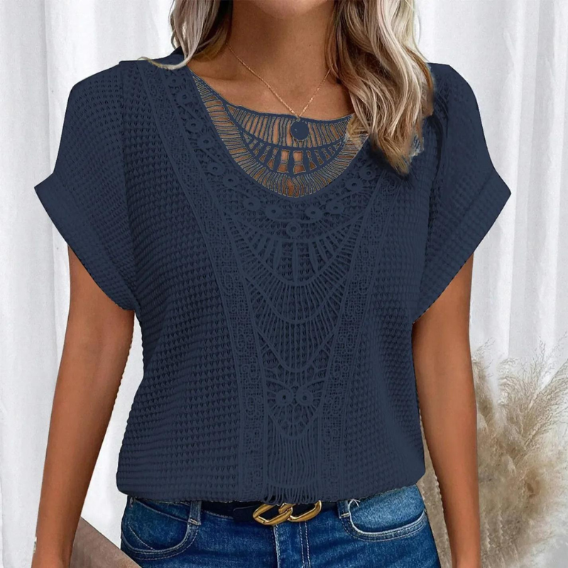Lichte top met kanten details