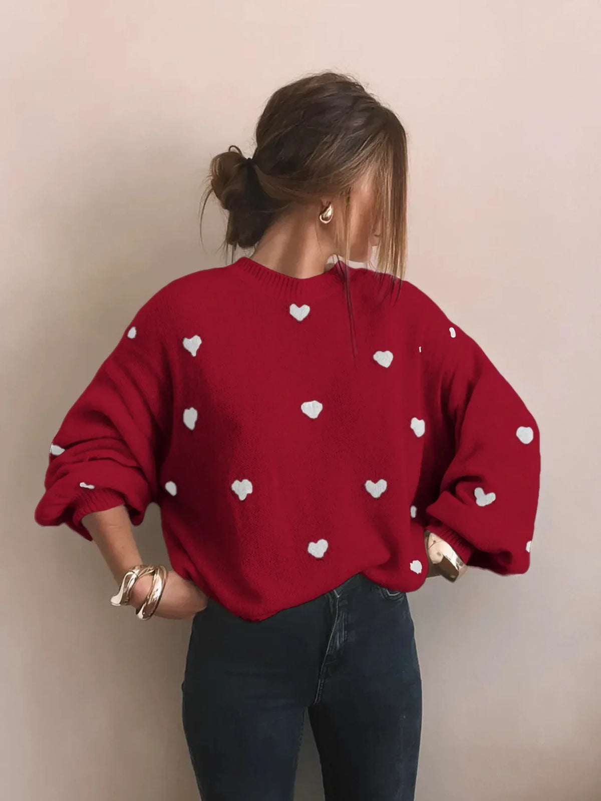 Oversized gebreide trui met geborduurde hartjes