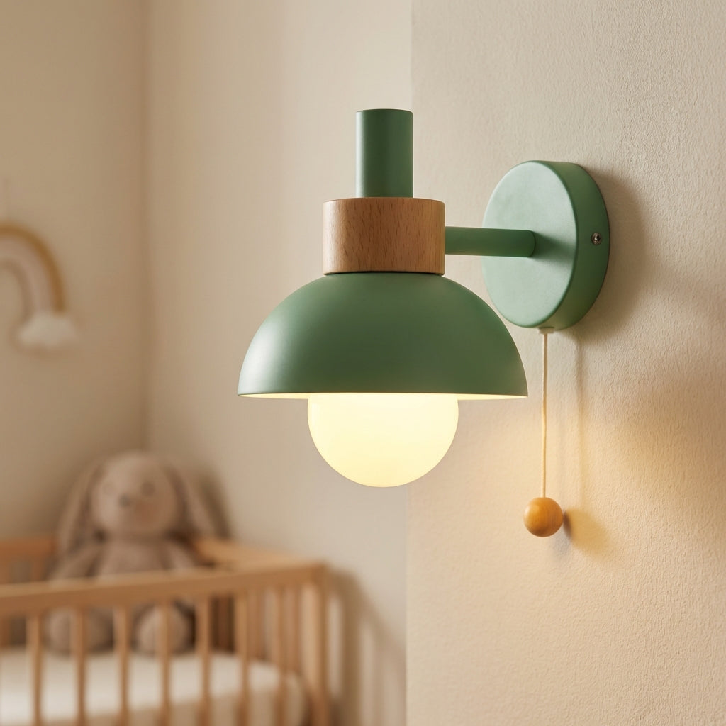 Wandlamp met pastelkleurige lampenkap