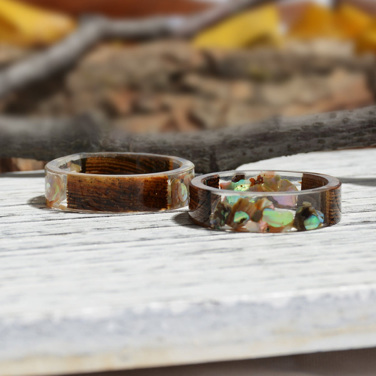 Ring van hout en hars