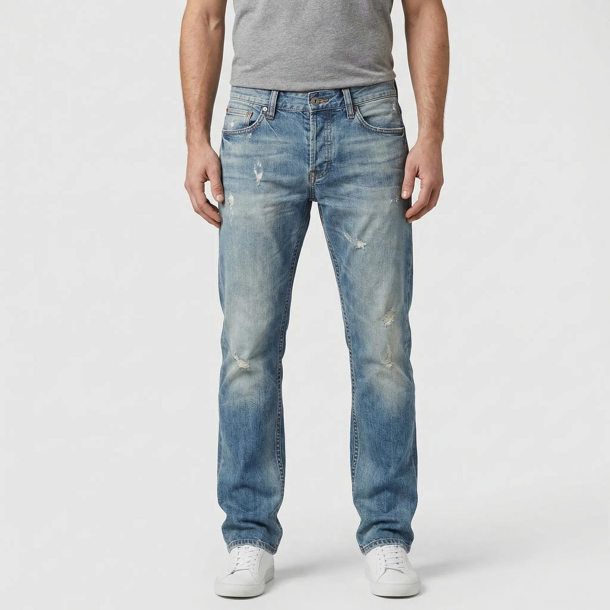 Rechte herenjeans met gescheurde details