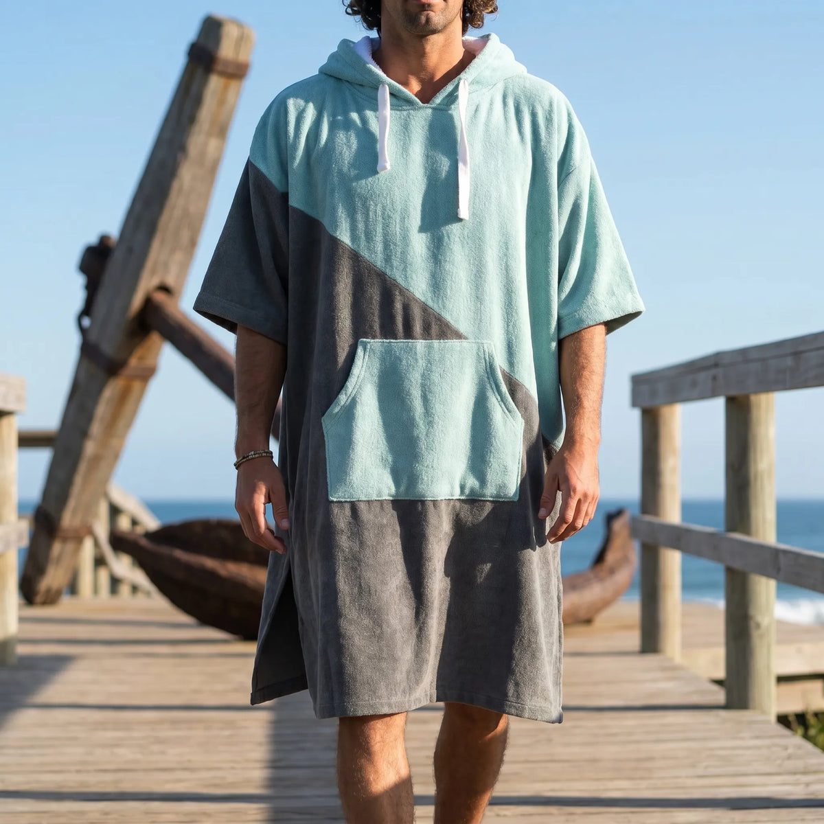 Loszittende omkleedponcho met capuchon