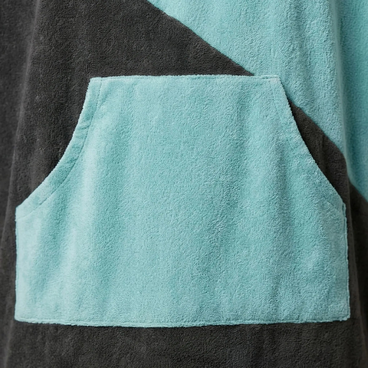 Loszittende omkleedponcho met capuchon