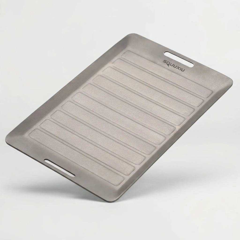 Geribbelde titanium campinggrillplaat met tangen — afbeelding 18