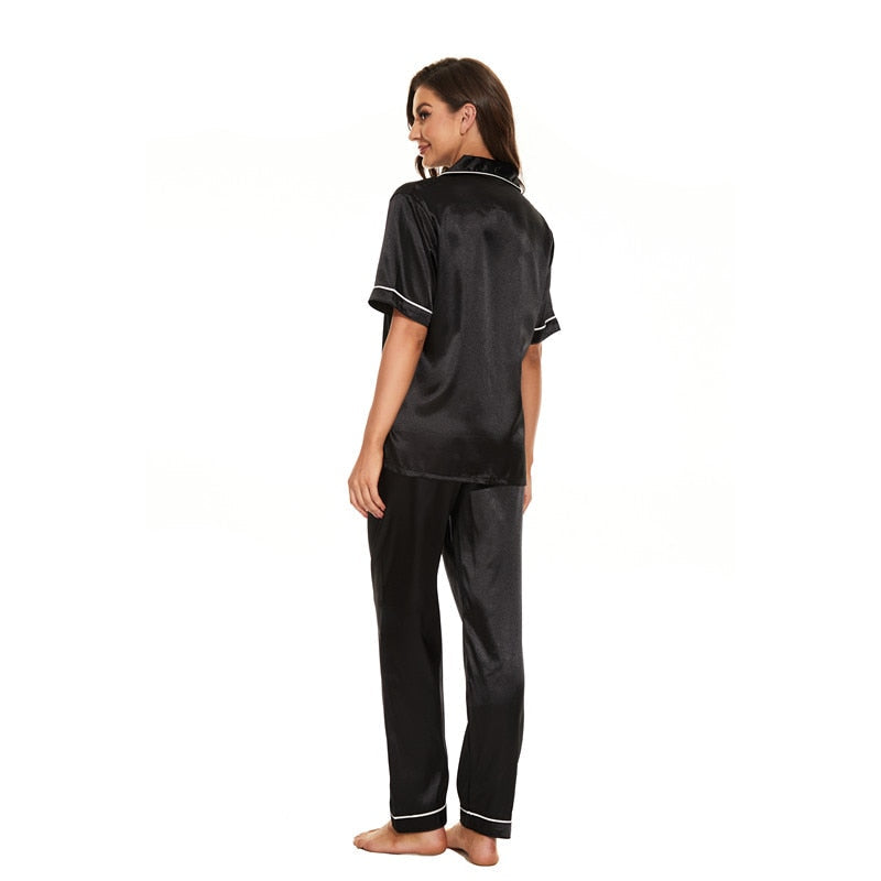 Satijnen pyjama voor dames – Noor
