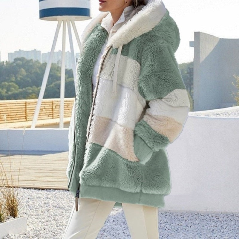 Ivanka | Oversized pluche vest met capuchon en rits