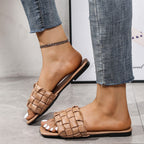 Slippers, voorzien van hakken