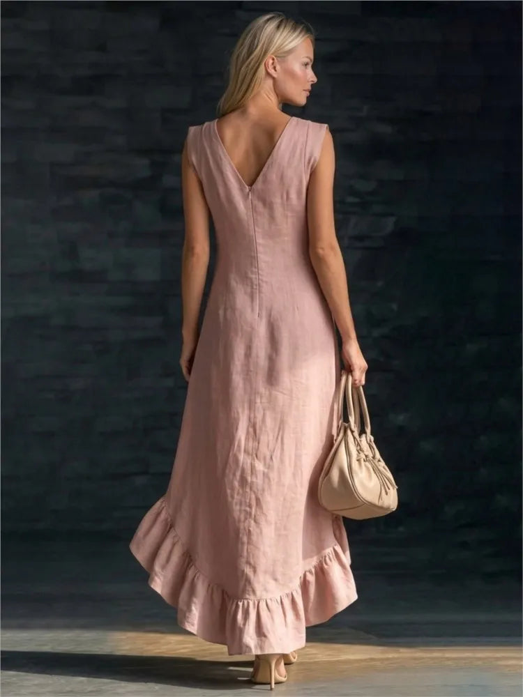 Mouwloze maxi-jurk met V-hals en asymmetrische ruchezoom