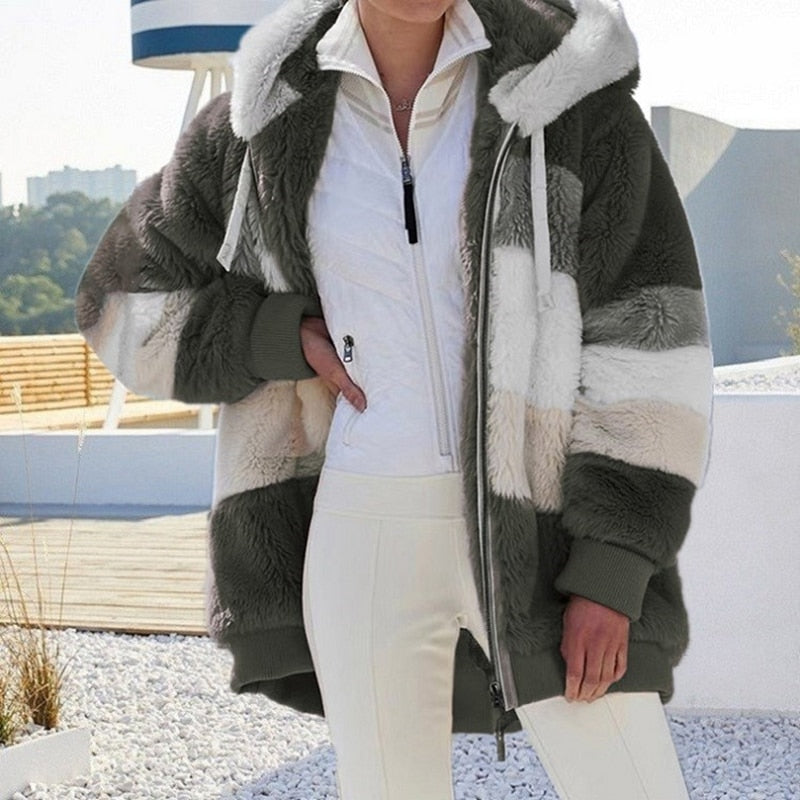 Ivanka | Oversized pluche vest met capuchon en rits