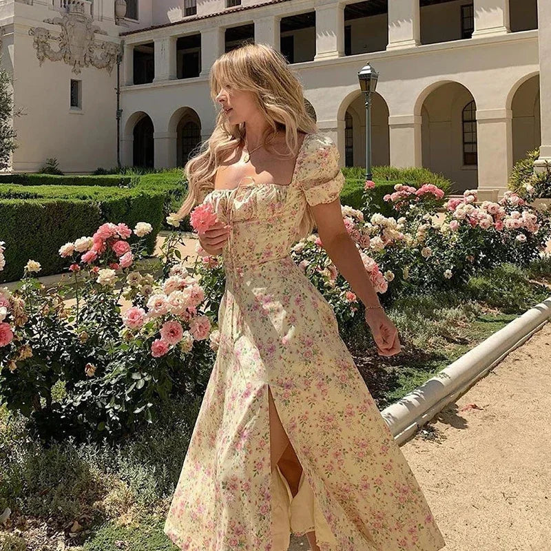 Lichte & stijlvolle zomerjurk met bloemenprint en korte mouwen