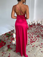 One shoulder satijnen jurk