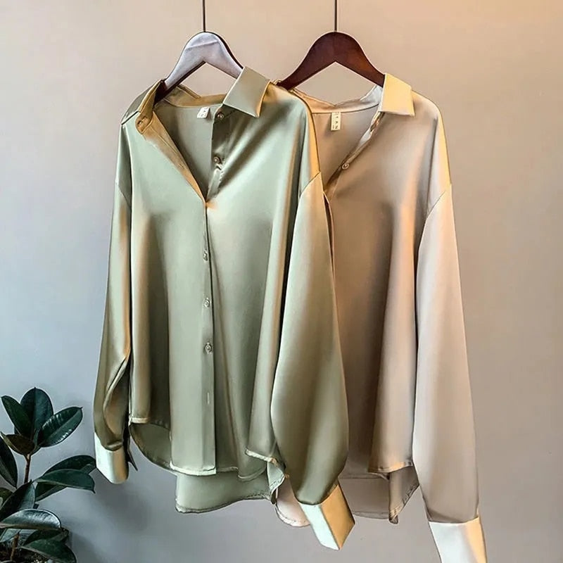 Doetje | Zijden damesblouse met extra lange mouwen