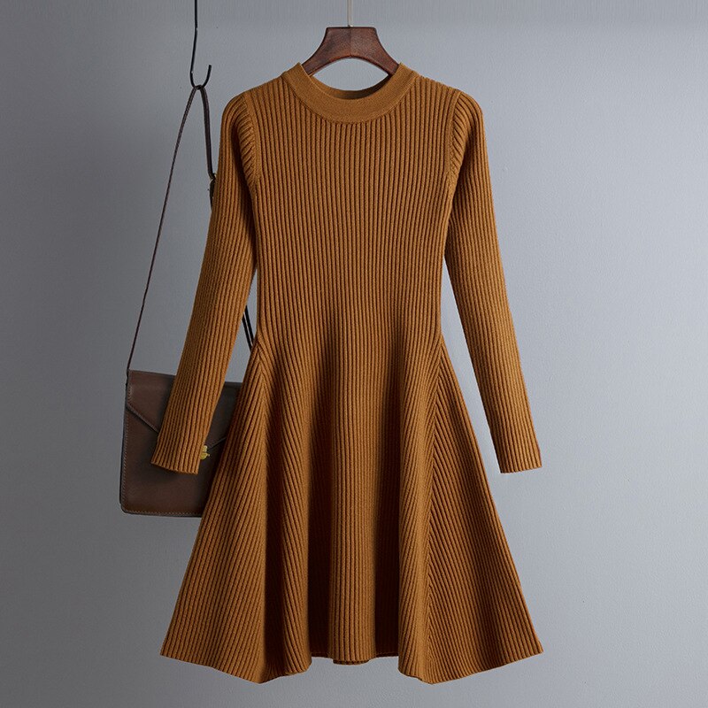 Gebreide mini-jurk met ronde hals en lange mouwen