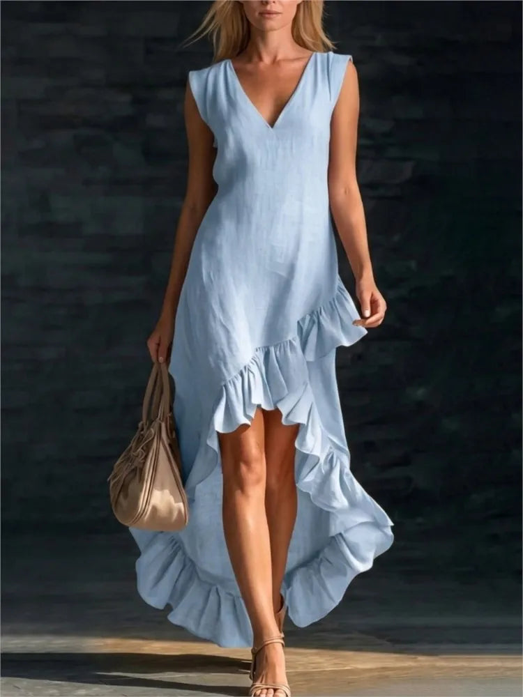Mouwloze maxi-jurk met V-hals en asymmetrische ruchezoom