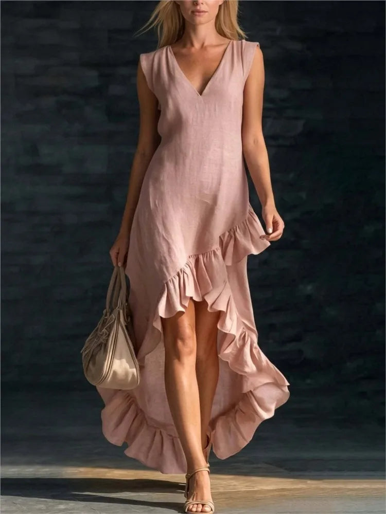 Mouwloze maxi-jurk met V-hals en asymmetrische ruchezoom