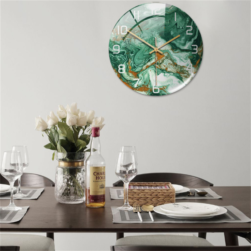 Wandklok met marmeren textuur