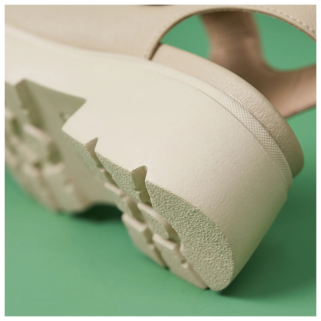 Sandalen met grove plateauzool