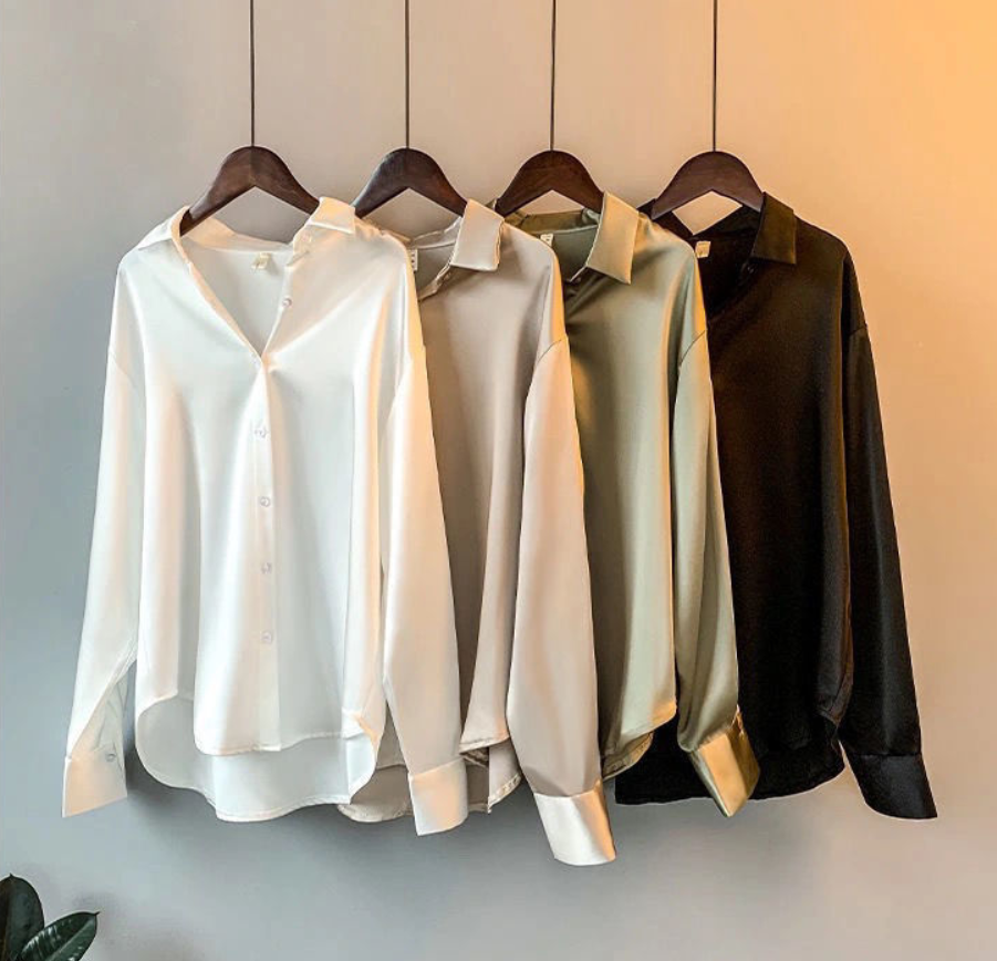 Doetje | Zijden damesblouse met extra lange mouwen