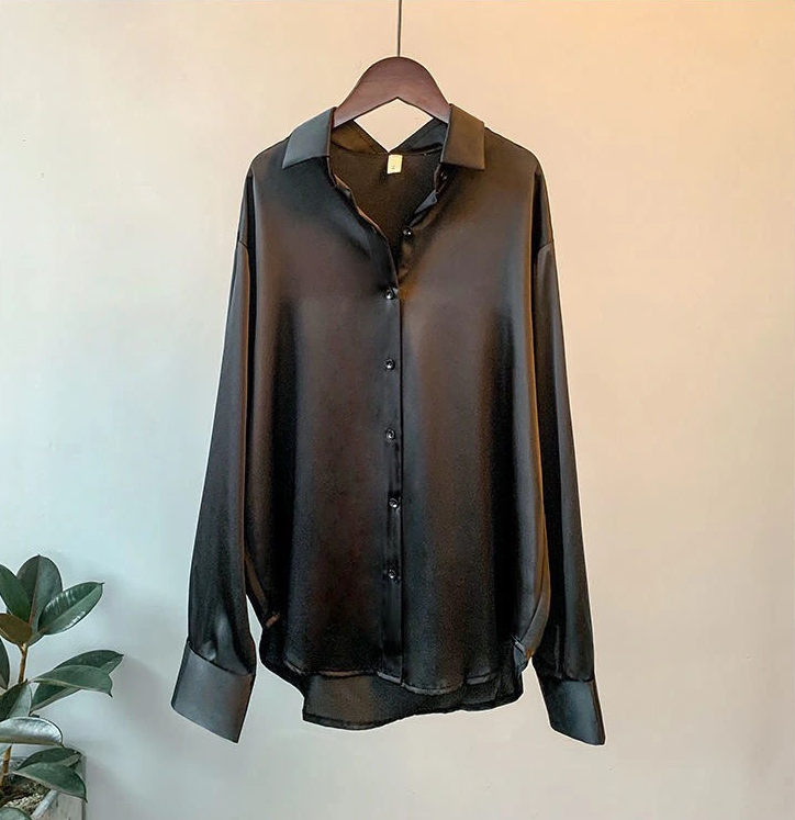 Doetje | Zijden damesblouse met extra lange mouwen