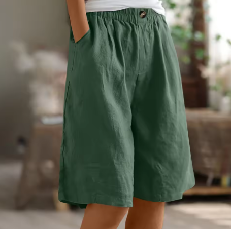Luchtige short met elastische taille en toelopende pijpen