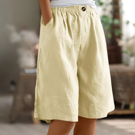 Luchtige short met elastische taille en toelopende pijpen