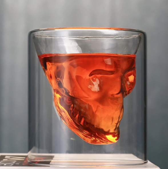 Shotglas met 3D-schedel