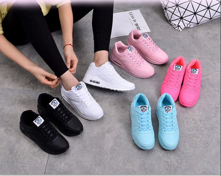 Lichte sneakers van splitleer met luchtkussen