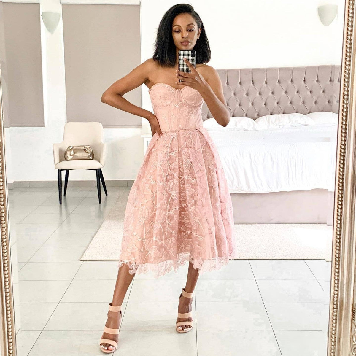 Strapless kant midi jurk met korsettop