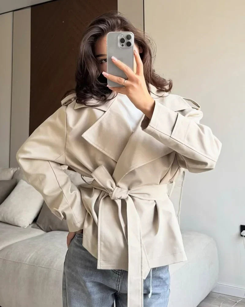 Short trenchcoat met ceintuur
