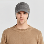 Strickmuts met oorkleppen