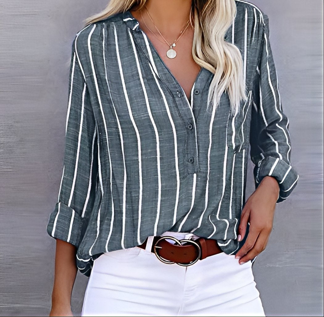 Esther | Gestreepte damesblouse met knopen