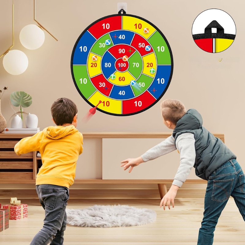 Groot dartbord voor kinderen met kleverige ballen en darts