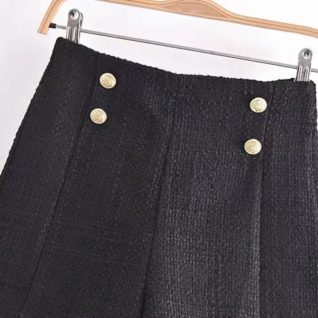 Carly tweed short