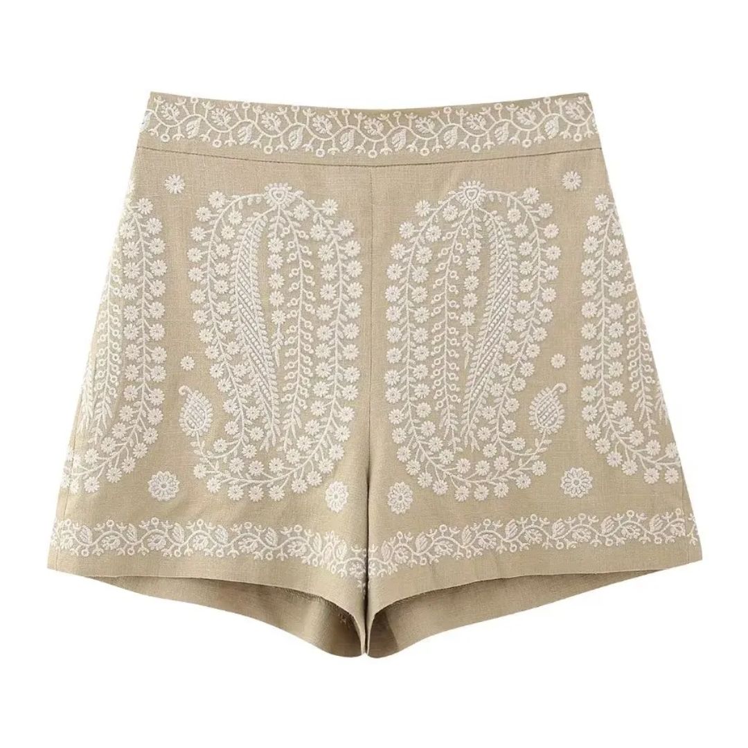 Cathy geborduurde shorts