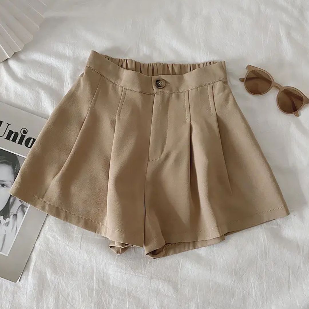 Lara short