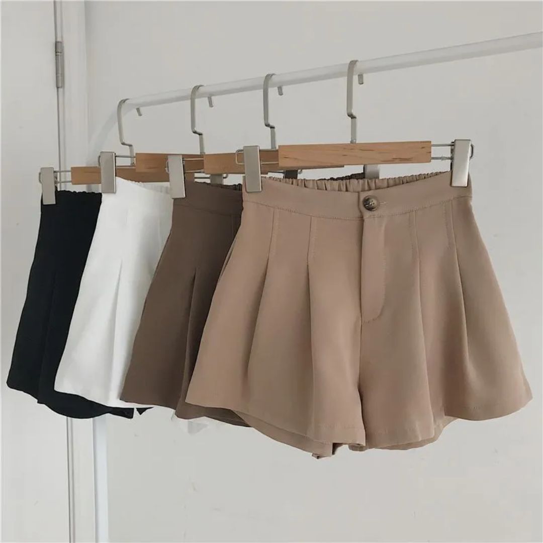 Lara short