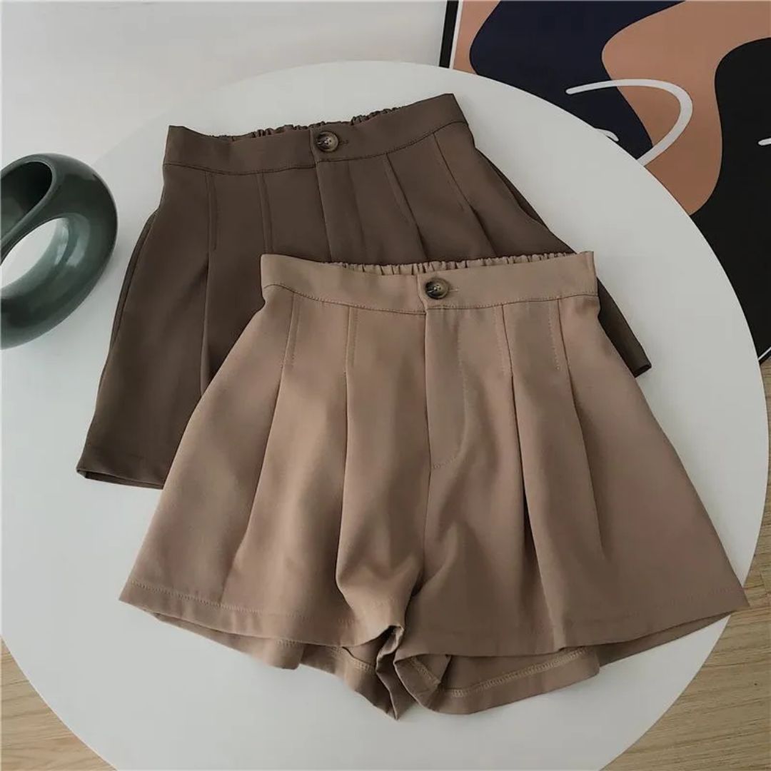 Lara short