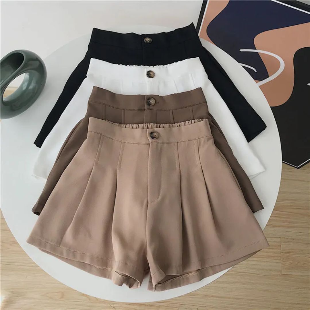Lara short