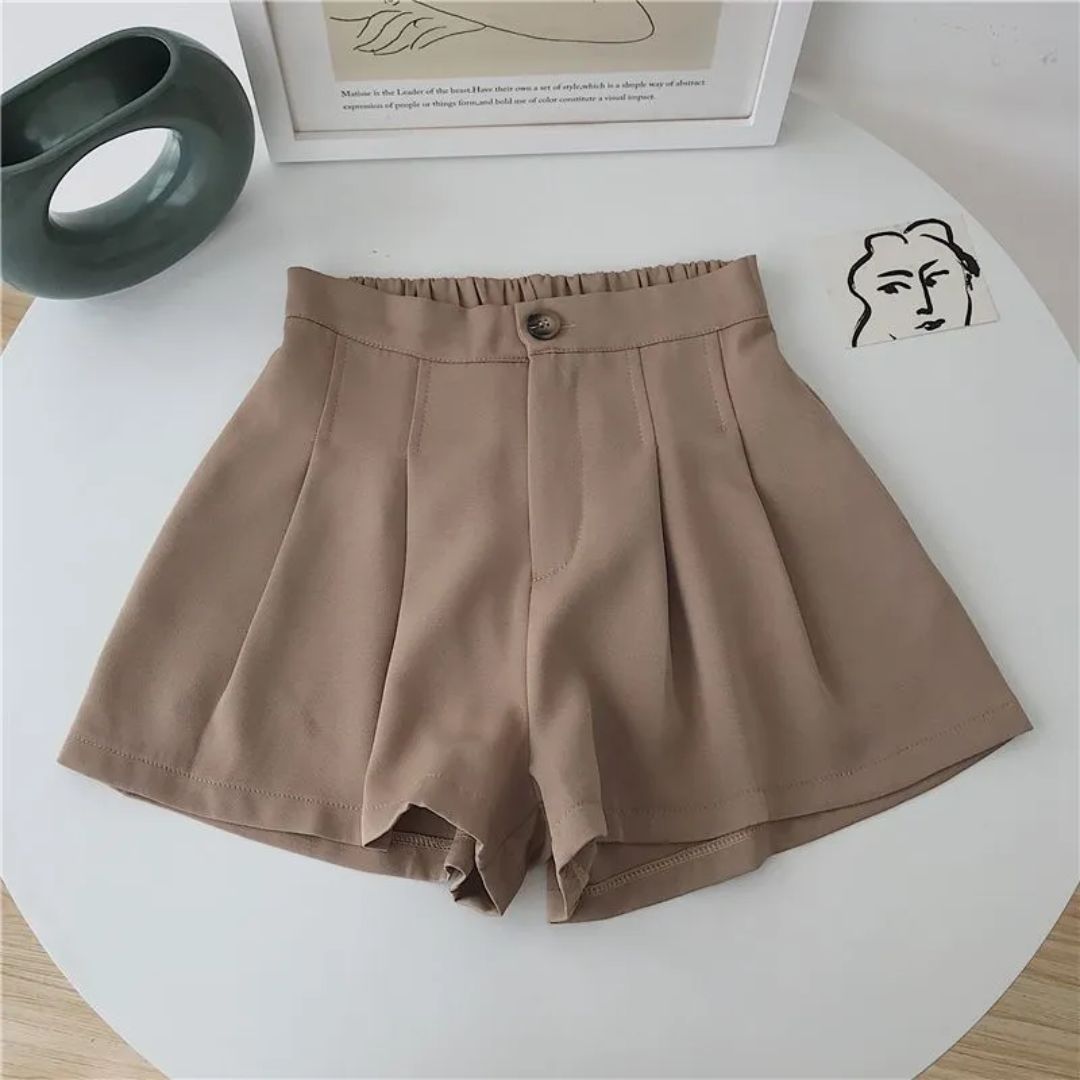 Lara short